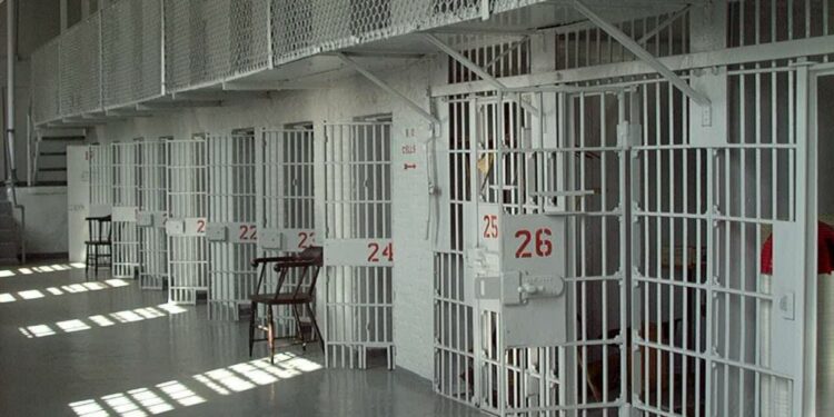 Rrahje në Burgun e Sigurisë së Lartë, i përfshirë i dënuari për vrasjen e Triumf Rizës