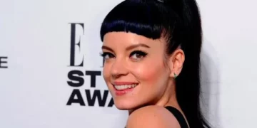 Këngëtarja me famë botërore: Kur humba virgjërinë, babai thirri policinë