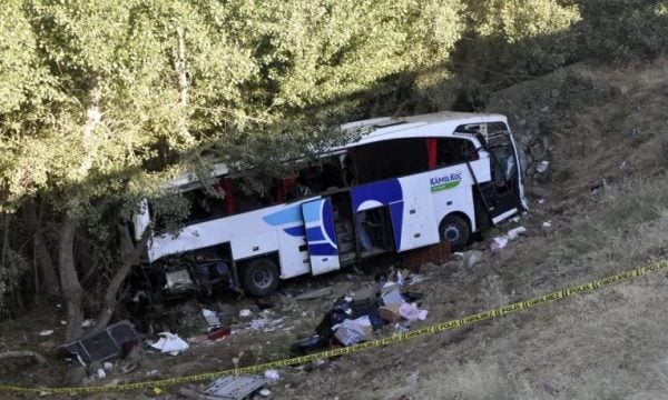 12 të vdekur nga aksidenti i një autobusi në turqi