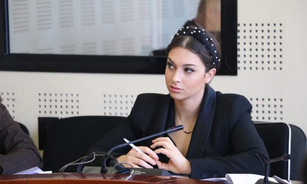 Deputetja Kica Xhelili sqaron pse udhëzimi administrativ për zgjedhjet në veri mund të jetë jokushtetues