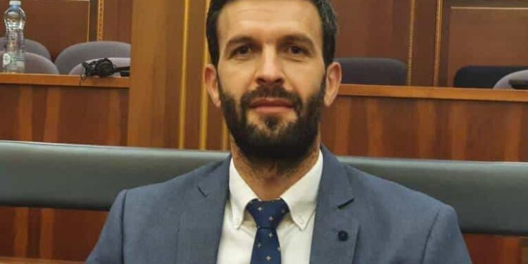 Deputeti i VV-së kundër financimit nga Qeveria për DokuFestin, Anibarin dhe Paradën e Krenarisë: E tmerrshme, e papranueshme