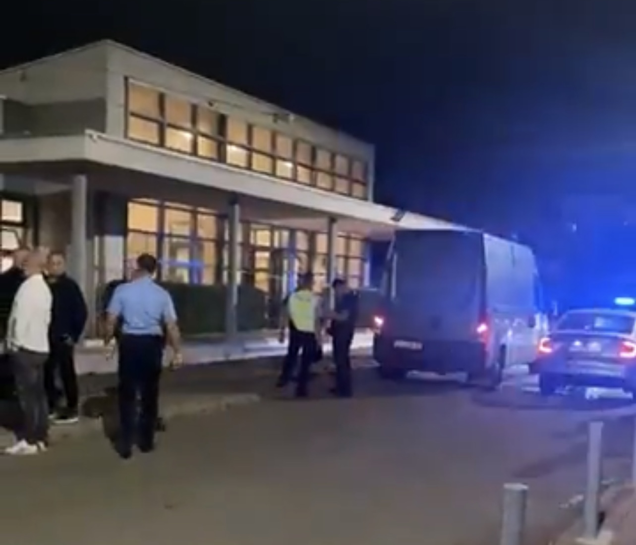 Një pacient i vdekur nga zjarri në dhomë në Psikiatrinë e QKUK-së, dy infermiere dhe mjeku të asfiksuar