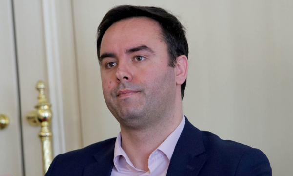 Kushtetuesja i jep të drejtë Konjufcës që e pyeti nëse duhet t’ua çojë për vlerësim amandamentet kushtetuese para miratimit në Kuvend