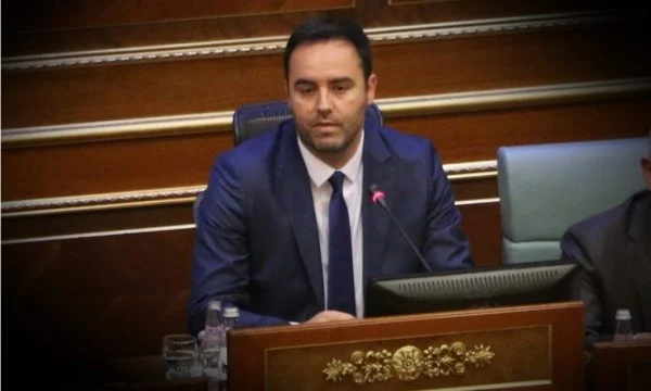 Rastet e sharjeve dhe fyerjeve në Kuvend, KDI kritikon Konjufcën që i toleroi