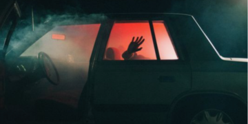 Pozicione për meraklitë e seksit në makinë