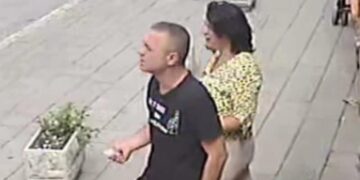 Nëse shihni këta dy persona, telefononi menjëherë policinë