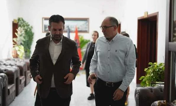 Totaj: Ministrit Çekut pesë herë i kam shkruar, lëre që nuk pranon takim, po as nuk ma kthen emailin