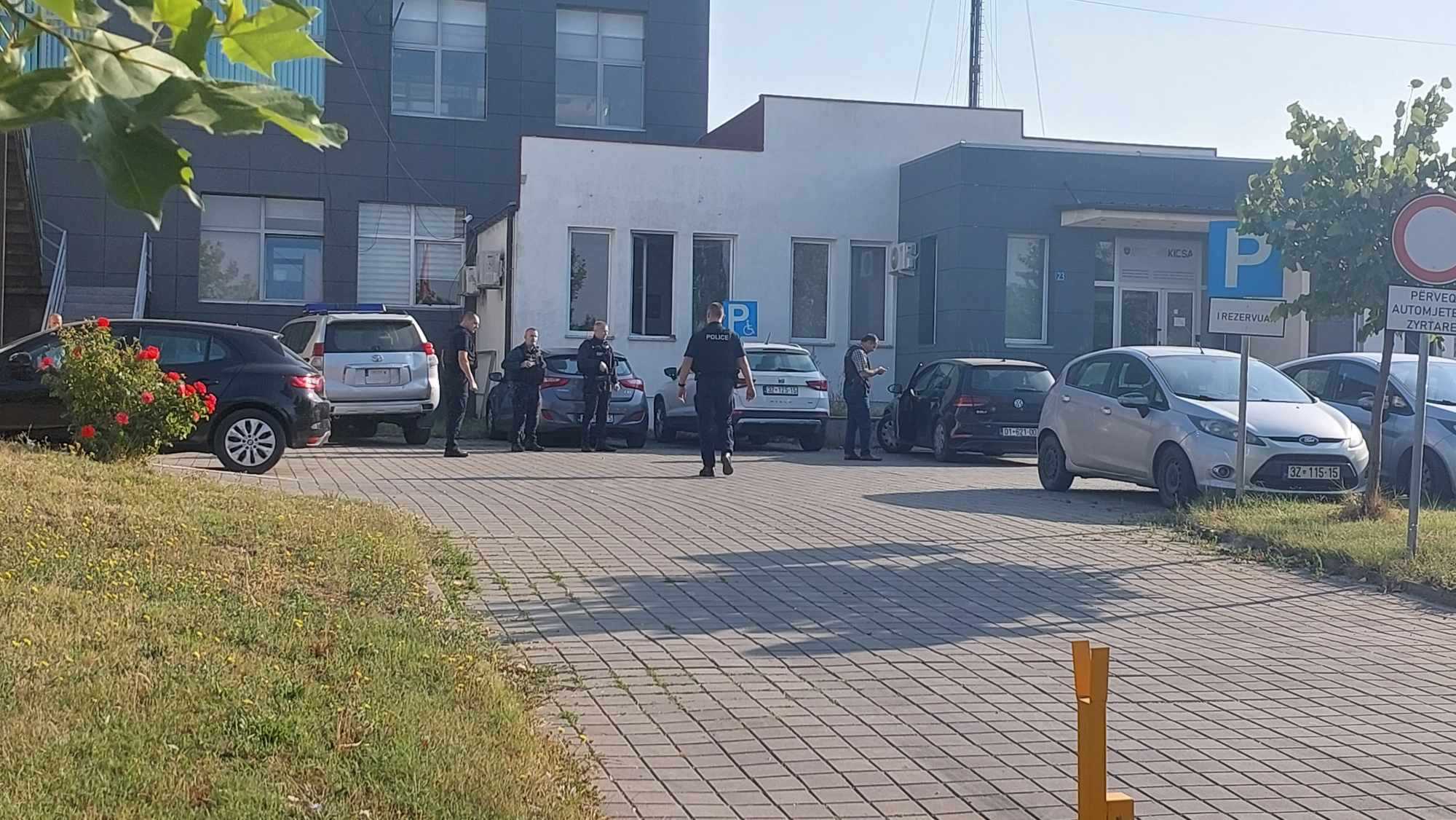 Çfarë pozitash kanë në Ministrinë e Tregtisë dy personat e arrestuar sot nga Policia e Kosovës