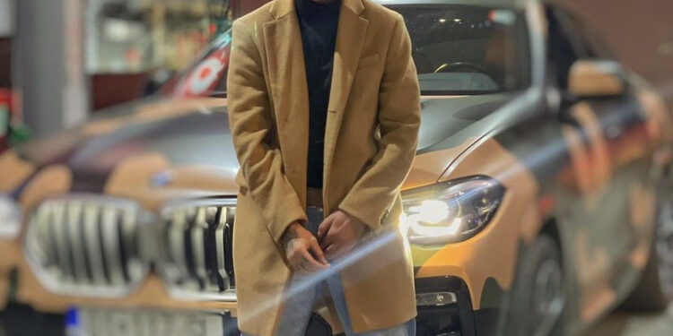 Fero kthehet nga feja: Pas lirimit nga paraburgimi publikon foto në xhami