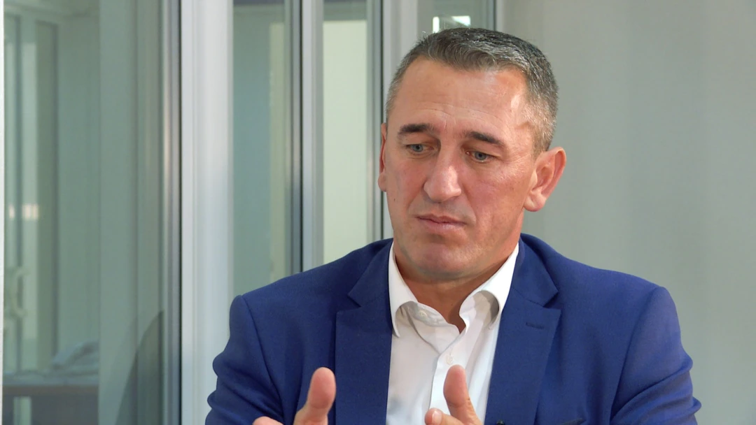 Rashiq e konfirmon: Kurti u pajtua me të kaluarën e zëvendësit tim Radomiroviq