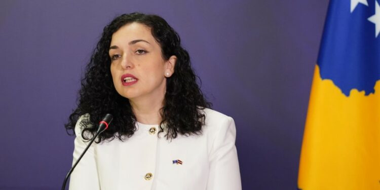 Familjarë dhe gjyqtarë të lidhur me Vjosa Osmanin liruan nga paraburgimi Ridvan Muharremin