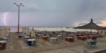 Shiu largoi pushuesit, plazhe bosh në bregdetin shqiptar