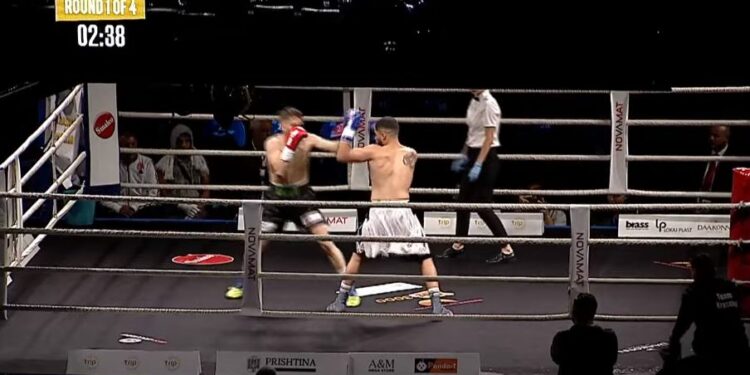 Tjetër fitore për boksierët shqiptarë, Valon Ahmeti mposht turkun Osmanoglu