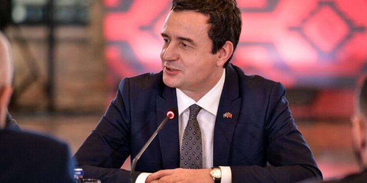 Gazeta greke e pyet për bashkim me Shqipërinë, Kurti: Për momentin s’na lejon Kushtetuta