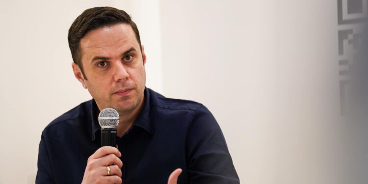 Abdixhiku: Pasaktësia e këtij pushteti sjell në rrezik fillimin e vitit shkollor
