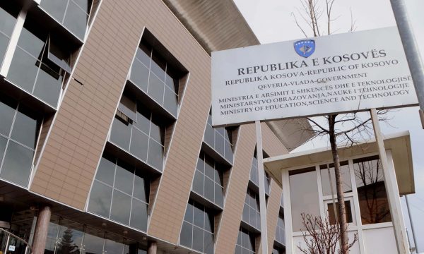 MASHT-i publikon video udhëzuese për aplikimin e subvencionimit për tekstet shkollore