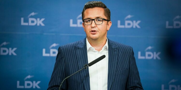 Mustafa – Nagavcit: Paguhesh për ta udhëhequr arsimin, e jo për t’i rrudhur krahët