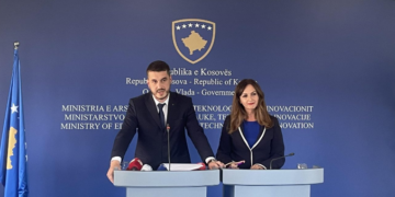 Çmimet e teksteve të papërballueshme – zv.ministri tregon si të aplikojnë prindërit që të rimbursohen