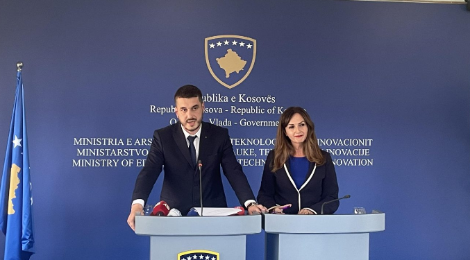 Çmimet e teksteve të papërballueshme – zv.ministri tregon si të aplikojnë prindërit që të rimbursohen