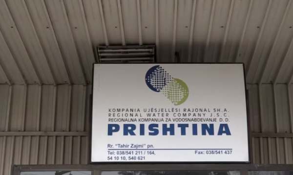 Burrë e grua të lidhur me LVV-në punësohen për një ditë në ujësjellës