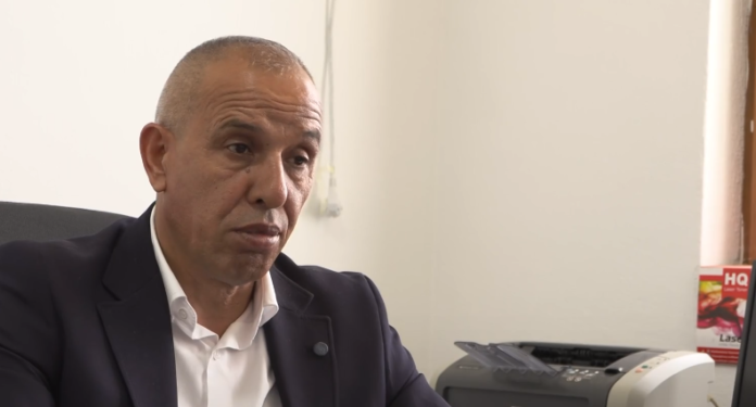 Kryetari Izmir Zeqiri nuk lëshon pe: “Absolut nuk japë dorëheqje në këtë formë”
