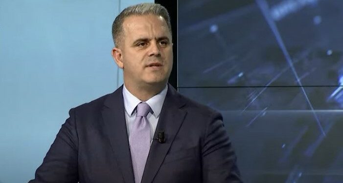Azemi i LDK-së reagon për ‘grurin’: “Me hajna, me hajna, nuk ka shtet!”