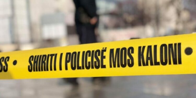 Tre britanikë sulmohen me armë në Prishtinë, lëndohet njëri prej tyre