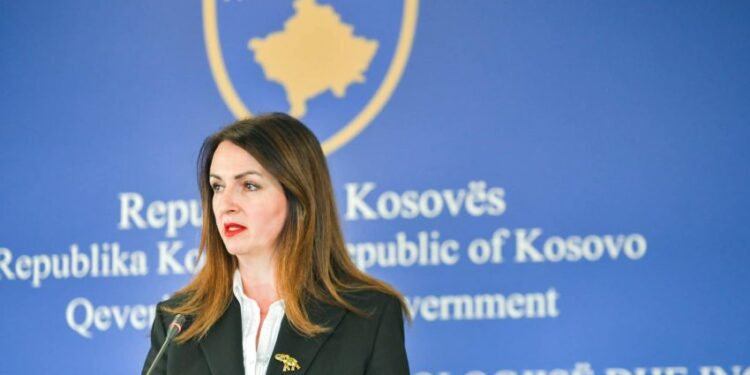 Vendimi i MAShTI-t për librat pak para fillimit të vitit të ri shkollor: A do t’ia dalin prindërit në ‘sfidën’ e re