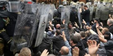 Edhe dy muaj paraburgim ndaj serbit të dyshuar për sulme ndaj ushtarëve të KFOR-it në Veri