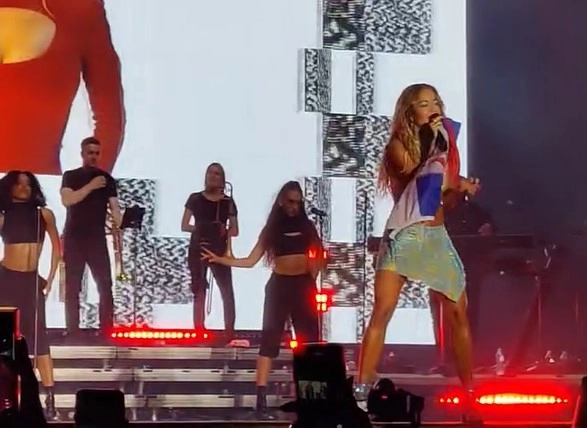 Mirena: Flamujtë e shteteve nuk t’i njeh ministria e jonë e jashtme e po t’i njeh Rita Ora