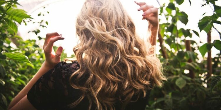 Tri këshilla për kujdesin ndaj flokëve