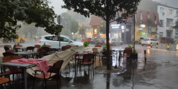 Beogradi goditet nga një stuhi breshri