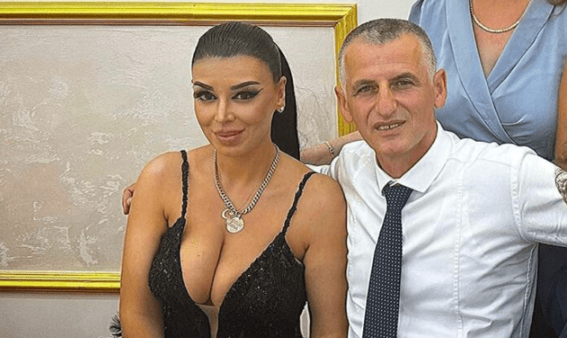 Sezoni i dasmave përfshin edhe qeveritarët, shkëlqen bashkëshortja e zv/ministrit