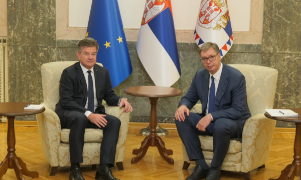 Synimi i BE’së për takim Kurti -Vuçiq në shtator, Lajçak jep detaje të bisedës me presidentin serb