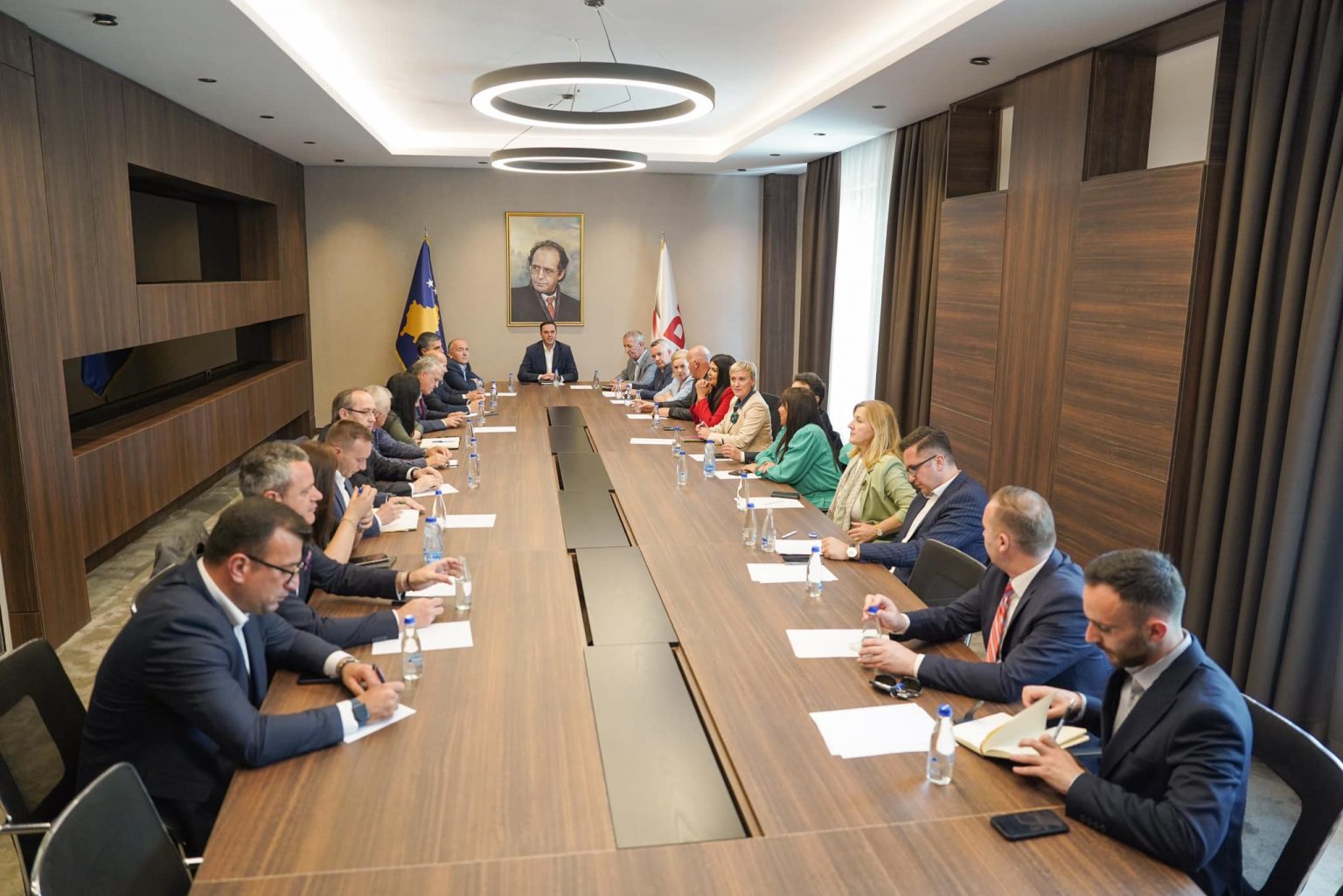 Mosblerja e librave shkollorë nga MAShT-i, LDK kërkon dorëheqjen e Ministres Nagavci