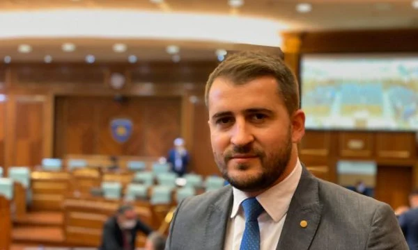 Lushtaku: Shfaqja në Dokufest e turpshme, pasqyrë e Qeverisë Kurti