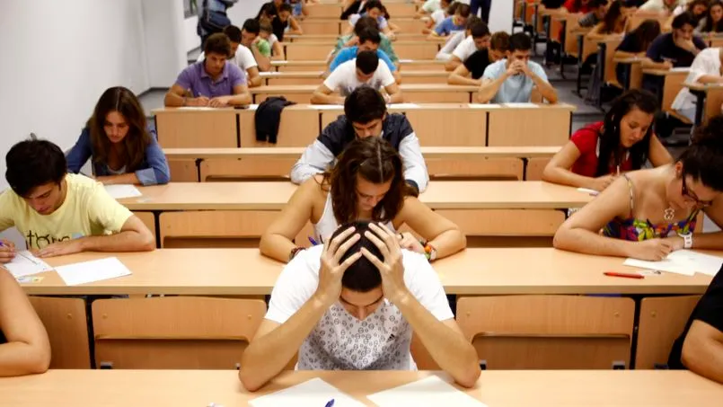 Përfundon testimi i maturantëve, përgjigjet dërgohen në grup në Viber
