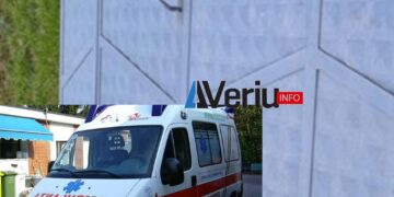 Ngjarje e rëndë në Suharekë: 8-vjeçari vdes pasi e zënë dyert e oborrit, motra në gjendje të rëndë