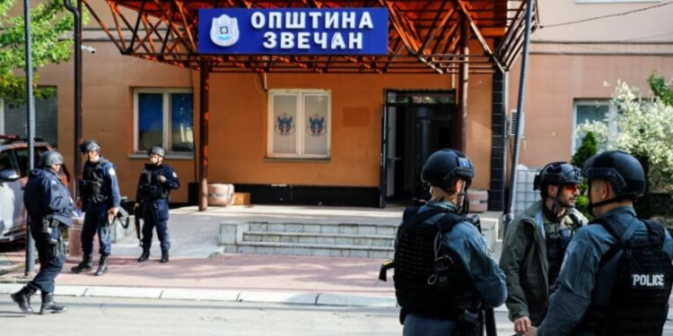 Sot tërhiqen edhe 25% të policëve nga ndërtesat e komunave në veri