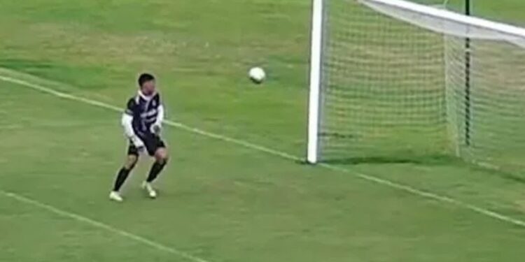 Ky është portieri më i pafat në botë!