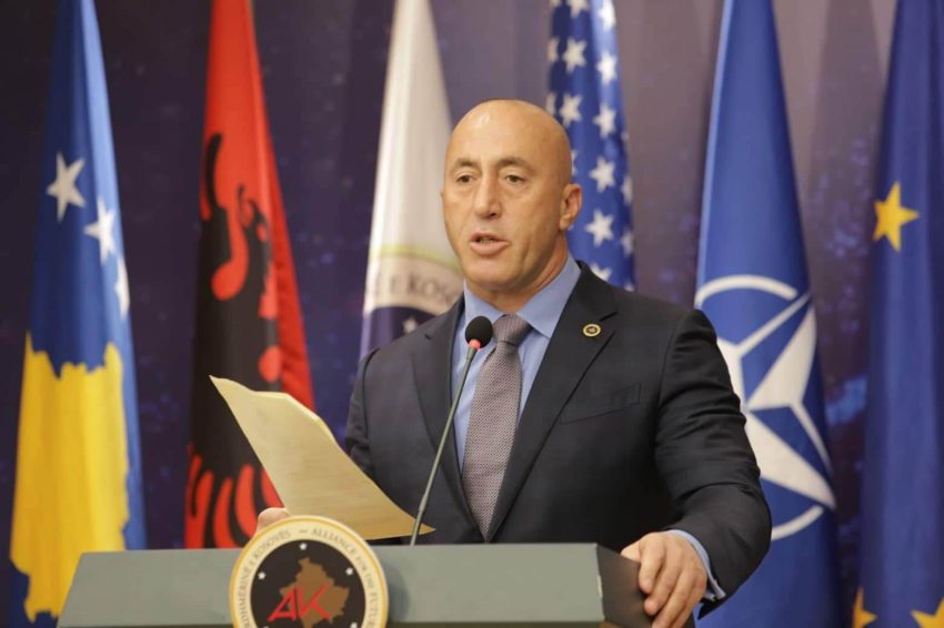 Haradinaj kujton dëshmorët e familjes Lleshi: Kontributi i tyre përgjatë gjithë shekullit të kaluar është i jashtëzakonshëm