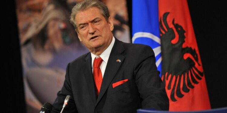 Berisha për Ramën: Argat i mjerë i Vuçiqit