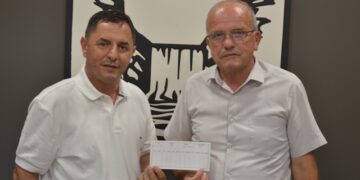 Veterani i UÇK-së dhuron 20 mijë kilogramë miell për familjet nevojtare të Malishevës