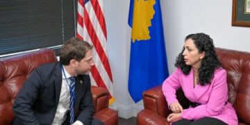 Presidentja takon zv.këshilltarin për Siguri Kombëtare të Shtëpisë së Bardhë: Kemi nevojë për më shumë bashkëpunim politik