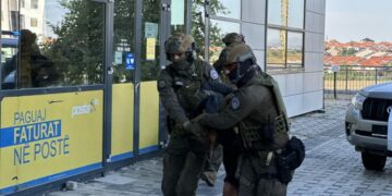 Një muaj paraburgim ndaj dy të arrestuarve për sulmin terrorist në veri