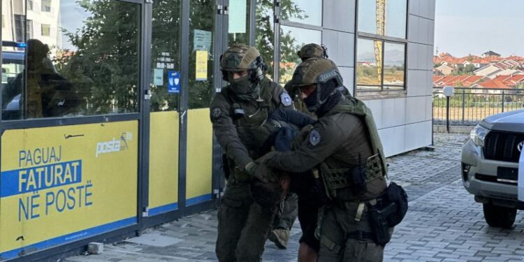 Një muaj paraburgim ndaj dy të arrestuarve për sulmin terrorist në veri