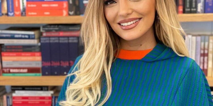 Alketa Gashi Fazliu fiton çmimin e artë ndërkombëtar “Aleksandri i Madh” në Greqi