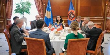 Osmani me ambasadorët e Quint: Të kërkohet llogaridhënie nga Serbia, mund t’i përsërisë veprimet terroriste