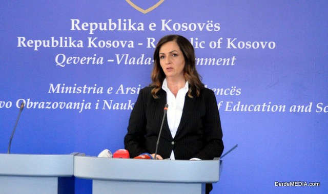 Nagavci paralajmëron prindërit: Do të përballeni me ligjin nëse shpenzoni mjetet për blerjen e librave për diçka tjetër