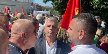 Protesta e veteranëve, Klinaku: Shteti të mos lejojë që persona civil e me kapele në kokë të na hyjnë në shtëpi